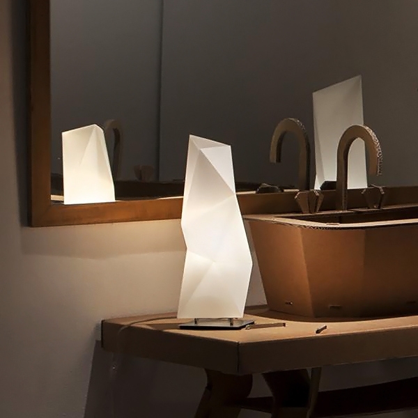 Diamond, Slamp.    .