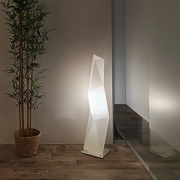 Diamond, Slamp.    .