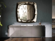 ����� Clyde, ������������ - Tonin Casa, ������. ������� ���������� ����� �� ������ ��� ���������� � ��������� �����. �������� ��