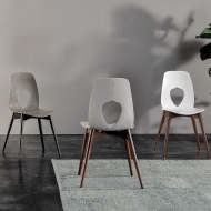 ����� Hole, ������������ - Tonin Casa, ������. ������� ���������� ���� �� ���������� ��� ���������. �������� ���������� ������ �