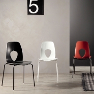 ����� Hole, ������������ - Tonin Casa, ������. ������� ���������� ���� �� ���������� ��� ���������. �������� ���������� ������ �