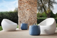  River Stone.  Tonon, .  ,       .   
