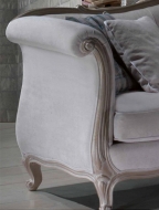  Dora. TreCi Salotti, .      .    -  , , 