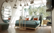  Robert.  Volpi, .    .      - , 