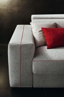Модел Astor. Производител Le Comfort, Италия. Модерни италиански дивани с механизъм за изтегляне на седалната възглавница. Луксо
