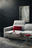 Модел Astor. Производител Le Comfort, Италия. Модерни италиански дивани с механизъм за изтегляне на седалната възглавница. Луксо