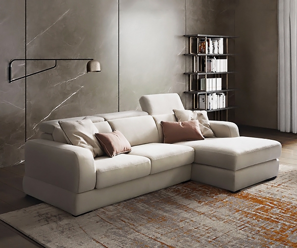 Graffiti, Le Comfort. Модерен италиански модулен диван с механизми за промяна на позицията на седалките и облегалките.