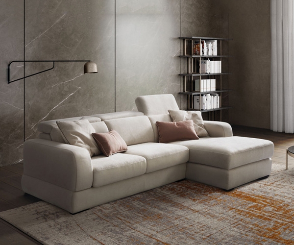 Graffiti, Le Comfort. Модерен италиански модулен диван с механизми за промяна на позицията на седалките и облегалките.