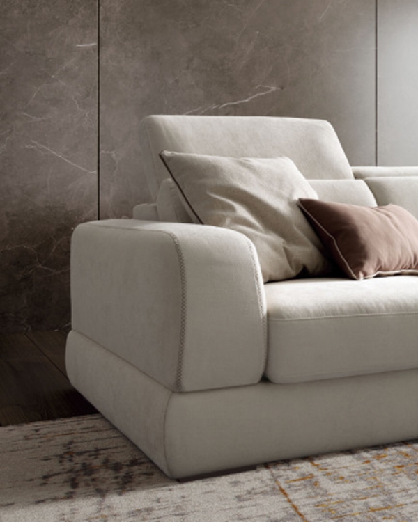 Модел Graffiti. Le Comfort, Италия. Мека мебел с механизми за промяна дълбочината на сядане и височината на облягане. Модерни ит