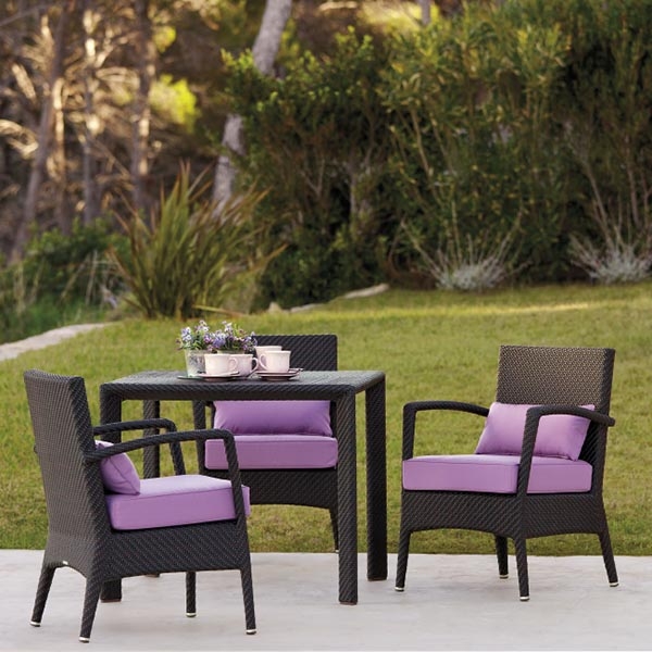 Колекция Amberes, Point. Модерни испански градински столове със структура от синтетичен ратан.