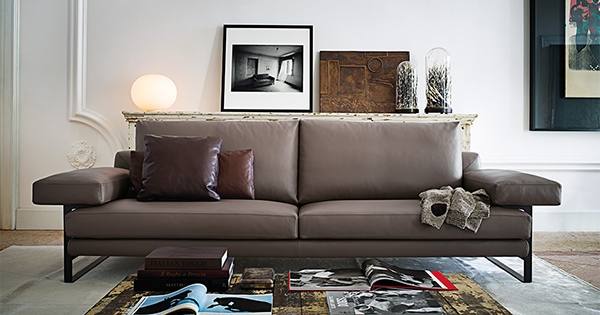 Модел EGO. Arketipo, Италия.  Висок клас модерен италиански диван, с тапицерия от текстил или кожа. Луксозна италианска мека меб