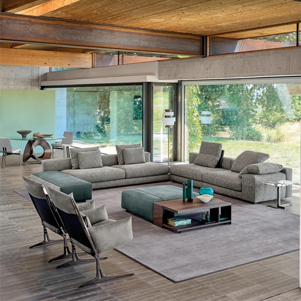 Atlas, Arketipo. Модерен италиански модулен диван със структура от масив и кожена или текстилна дамаска.