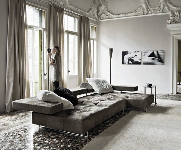 Loft, Arketipo. Модерен италиански диван с релакс механизъм и кожена или текстилна дамаска.