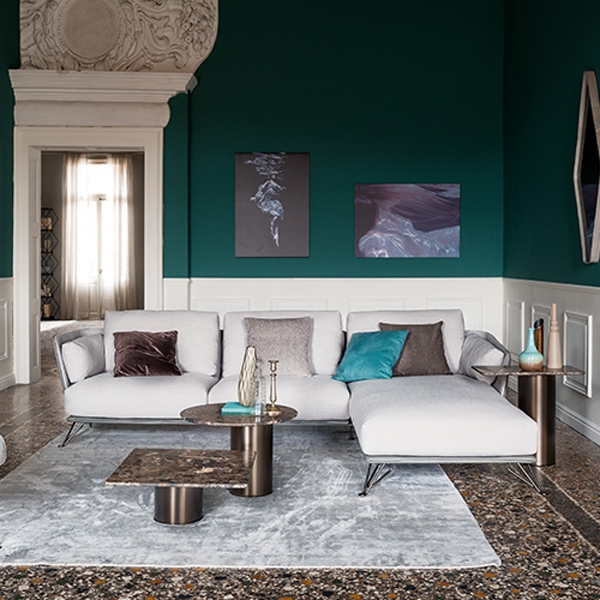 Morrison, Arketipo. Модерен италиански модулен диван с метална структура и кожена или текстилна тапицерия.