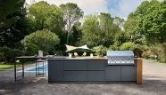 Композиция Outdoor I, производител Aster, Италия. Модерна италианска градинска кухня. Висок клас италиански кухни за дома и град