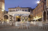 Модел Ditex. Производител Atmosphera, Италия. Луксозен италиански чадър за градина, заведение, хотел и други.