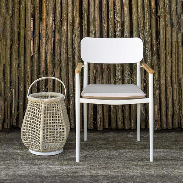 Eden, Atmosphera. Луксозен италиански стол за градина с алуминиева рамка и подлакътници от тиково дърво.