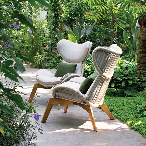 Harp, Atmosphera. Луксозно италианско градинско кресло със структура от алумиий и възглавници с текстилна тапицерия.