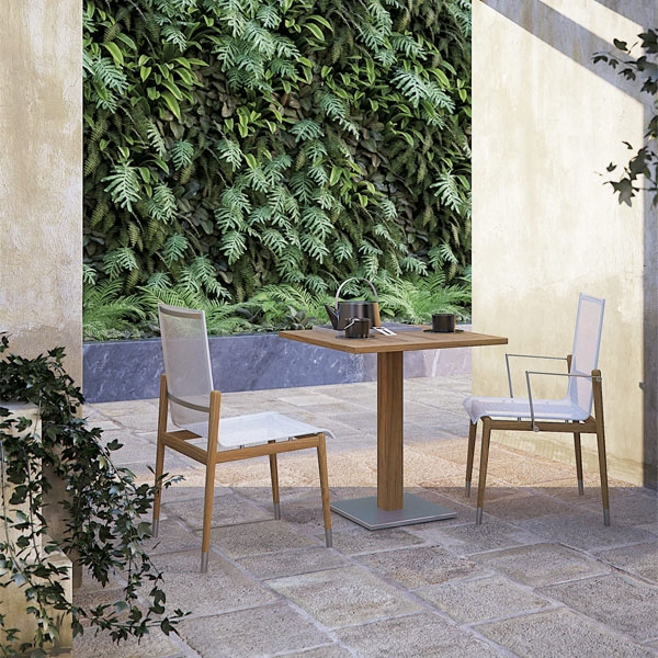 Link, Atmosphera. Луксозен италиански градински стол с рамка от тиково дърво и текстилна тапицерия с разнообразни цветове.