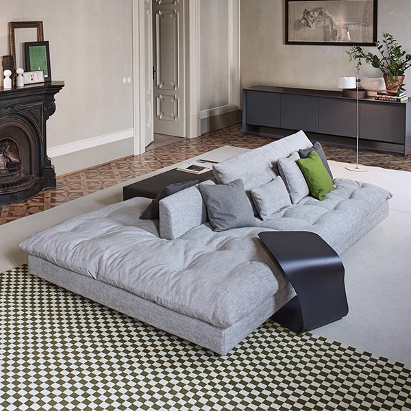 Avarit, Bonaldo. Модерен италиански модулен диван с изцяло сваляща се тапицерия от кожа или текстил.