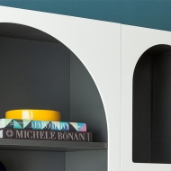 Модел Cabinet de Curiosite. Производител Bonaldo, Италия. Модерна италианска модулна библиотека, изработена от масивна дървесина