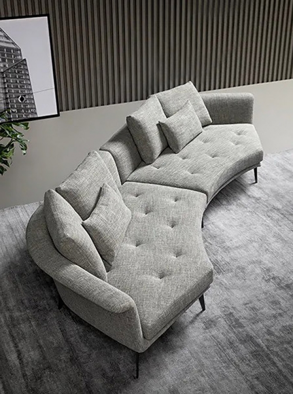 Модел Lovy. Производител Bonaldo, Италия. Дизайнерски италиански диван с текстилна  тапицерия. Модерна италианска мека мебел - п