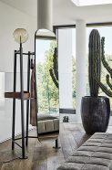 Модел Salome. Производител Bonaldo, Италия. Модерна италианска стояща закачалка с огледало. Луксозни италиански мебели, аксесоар