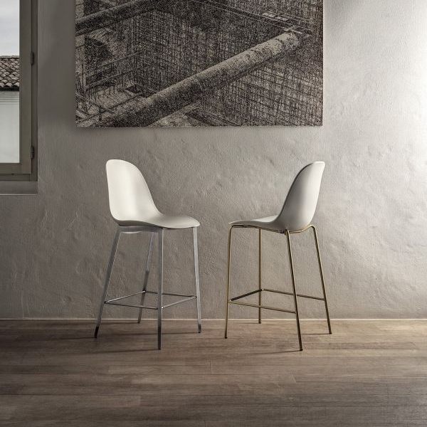 Mood, Bontempi. Модерен италиански стол с или без тапицерия и метална рамка. Разнообразие от размери и цветове.