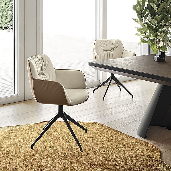 Cocoon, Calligaris. Стол за трапезария с основа от масив или метал и кожена или текстилна тапицерия.