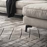 Модерен италиански правоъгълен килим, модел Collage. Производител - Calligaris, Италия.