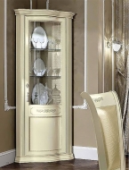 Колекция Torriani White. Производител Camelgroup, Италия. Луксозни италиански мебели за трапезария. Класически италиански трапез