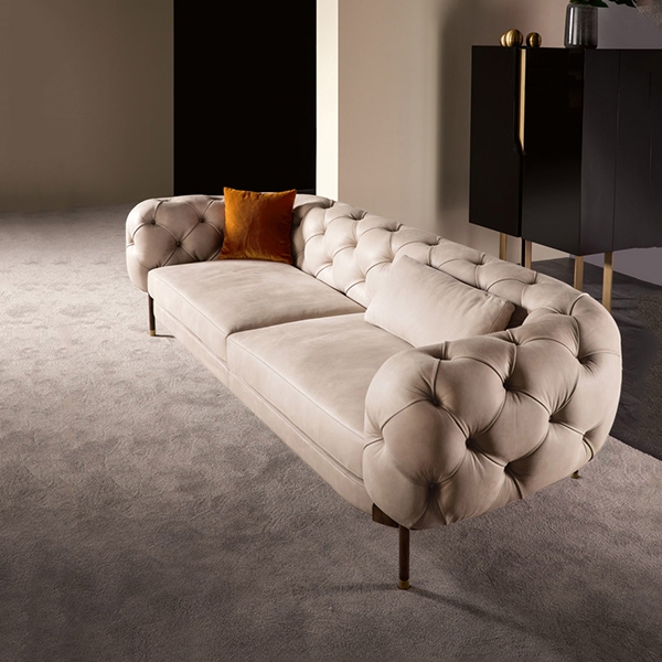 Atenae, Cantori. Луксозен италиански диван с капитонирана тапицерия с разнообразни цветове.