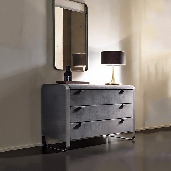 Êîëåêöèÿ Elvis, Cantori. Ëóêñîçíè èòàëèàíñêè ñêðèíîâå è íîùíè øêàô÷åòà ñ ìåòàëíà ðàìêà è êîæåíà òàïèöåðèÿ.