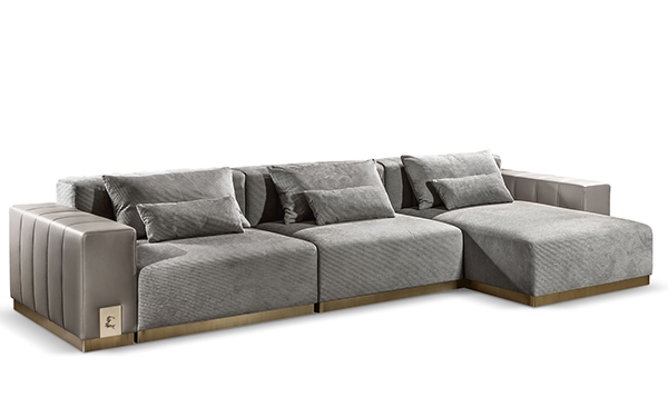 Модел Vietri. Производител Cantori, Италия. Модерен италиански ъглов диван с тапицерия от кожа и текстил. Луксозни италиански ме