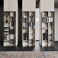 Модел Latitude. Производител Cattelan, Италия. Модерна италианска модулна библиотека. Луксозни италиански мебели - дивани, кресл