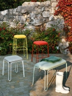 Модерна италианска градинска мебел - дивани, маси, столове и бар столове, колекция Stulle. Производител: Connubia, Италия.