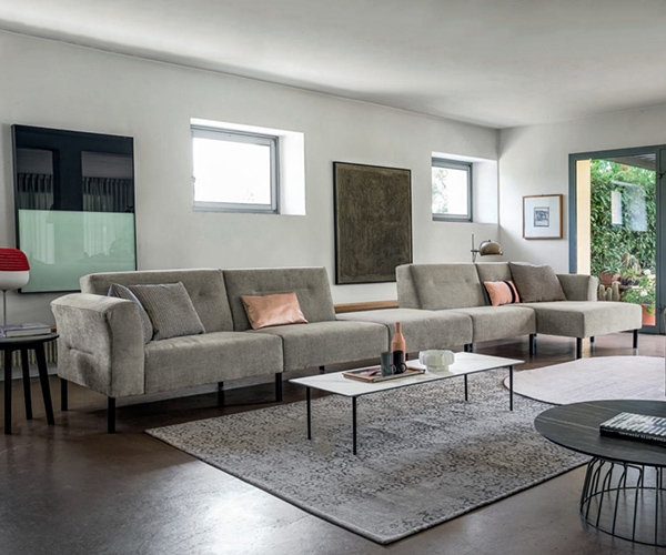 Liko, Dall'Agnese. Модерен италиански модулен диван с текстилна тапицерия.