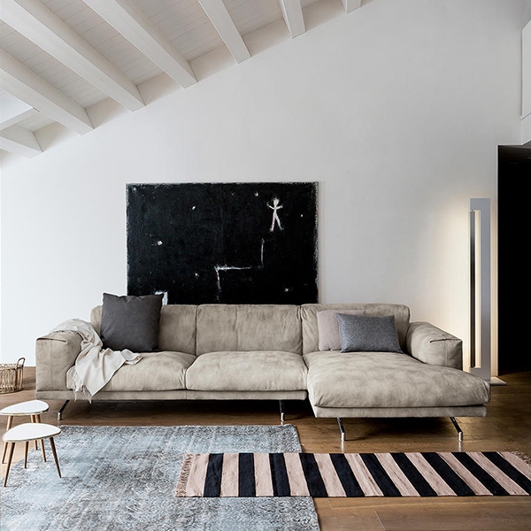 Poldo, Dall'Agnese. Модерен италиански прав или ъглов диван с тапицерия от кожа или текстил и метална основа.