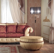 Модел Farid. Производител Epoque Salloti, Италия. Италианска кръгла табуретка с класически дизайн. Класическа италианска мека ме