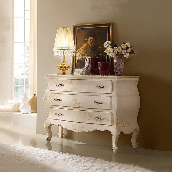 Gem, Ferretti e Ferretti. Ëóêñîçíè èòàëèàíñêè ñêðèíîâå, íîùíè øêàô÷åòà è òîàëåòêè ñ êëàñè÷åñêè äèçàéí.