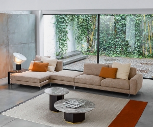 кухни от масив Andy, Flexteam. Луксозен италиански прав или ъглов диван със структура от масив и текстилна тапицерия.