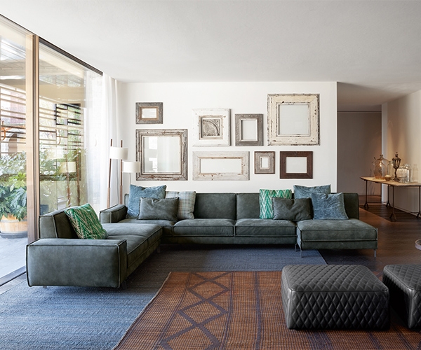Andy, Flexteam. Луксозен италаински прав или ъглов диван със структура от масив и текстилна тапицерия. 