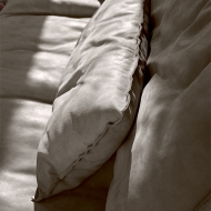 Модел Henry. Производител Flexteam, Италия. Луксозен италиански диван със сваляща се, текстилна или кожена тапицерия. Модерна ит