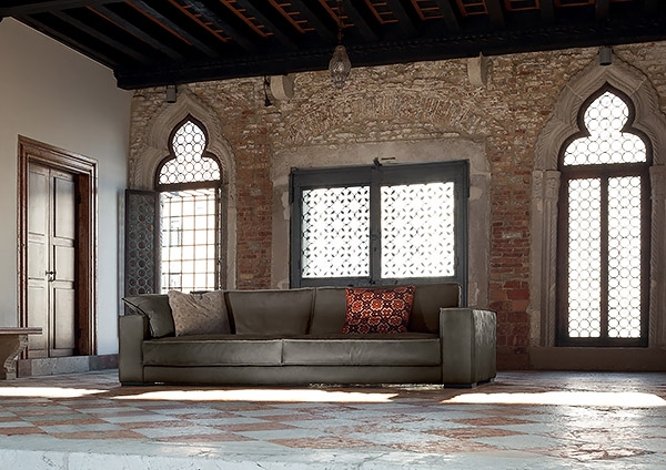 Модел Terminal Gold. Производител Flexteam, Италия. Модерен италиански диван с кожена или текстилна тапицерия. Луксозна италианс