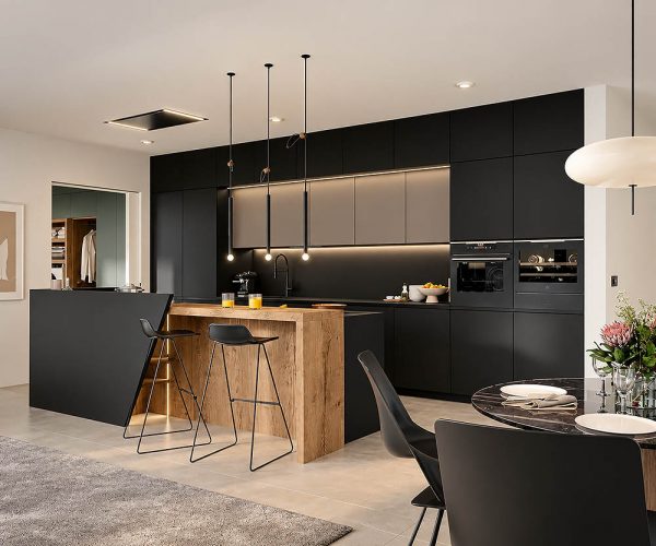 MK7, Gentili Cucine. Луксозна кухня с бар плот и зона за хранене.