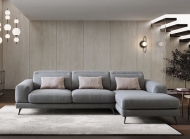 Модел Harvey. Le Comfort, Италия. Модерни италиански дивани с текстилна тапицерия и механизми за изтегляне на седалните възглавн