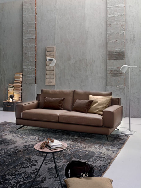 Модел Kennedy. Le Comfort, Италия. Модерна италианска мека мебел с кожена тапицерия. Луксозни италиански дивани - прави, ъглови,