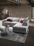 Модел Astor. Производител Le Comfort, Италия. Модерни италиански дивани с механизъм за изтегляне на седалната възглавница. Луксо