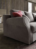 Модел Abby. Le Comfort, Италия. Модерен италиански диван с текстилна тапицерия. Луксозни италиански мебели за дневна - мека мебе