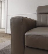 Модел Egon. Le Comfort, Италия. Модулен италиански диван с релакс механизми. Модерно италианско обзавеждане за всекидневна - див